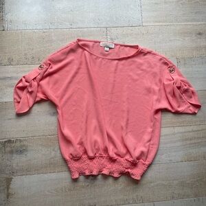 Michael Kors Size Medium Coral Pink Short Sleeve Smocked Hem Top Sleeve Accent